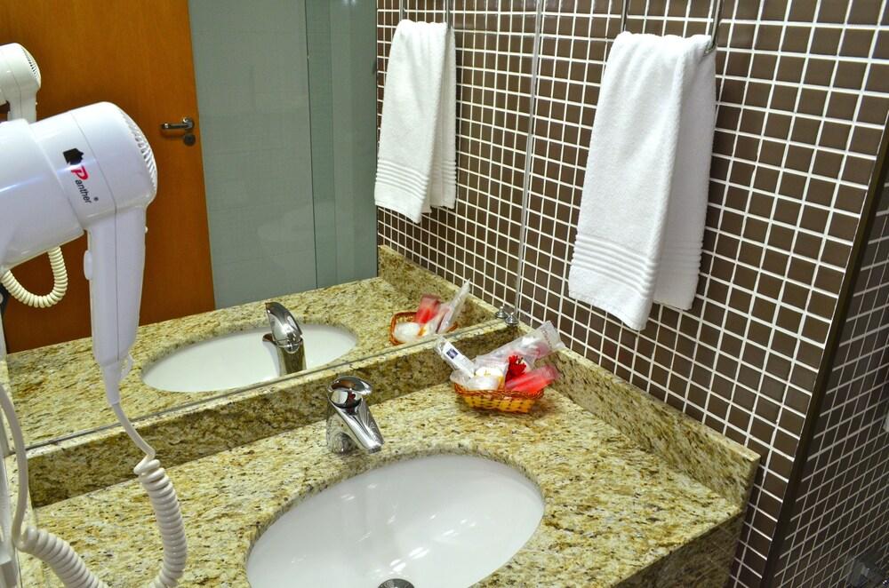 Hotel Thomasi Express มารินกา ภายนอก รูปภาพ